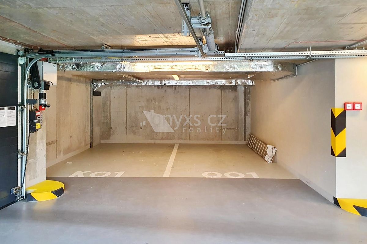Prodej garážového stání 15 m²