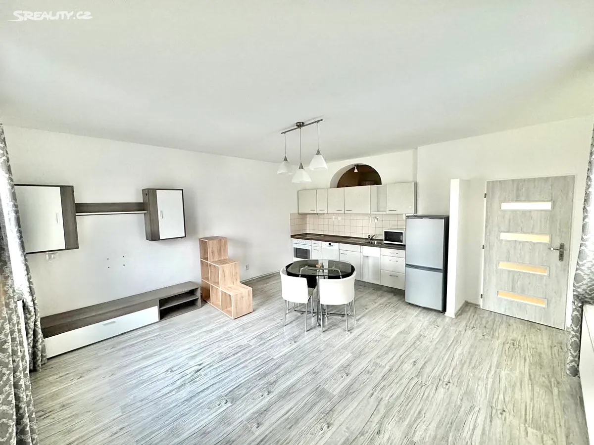 Pronájem bytu 1+kk 40 m², Frýdlant