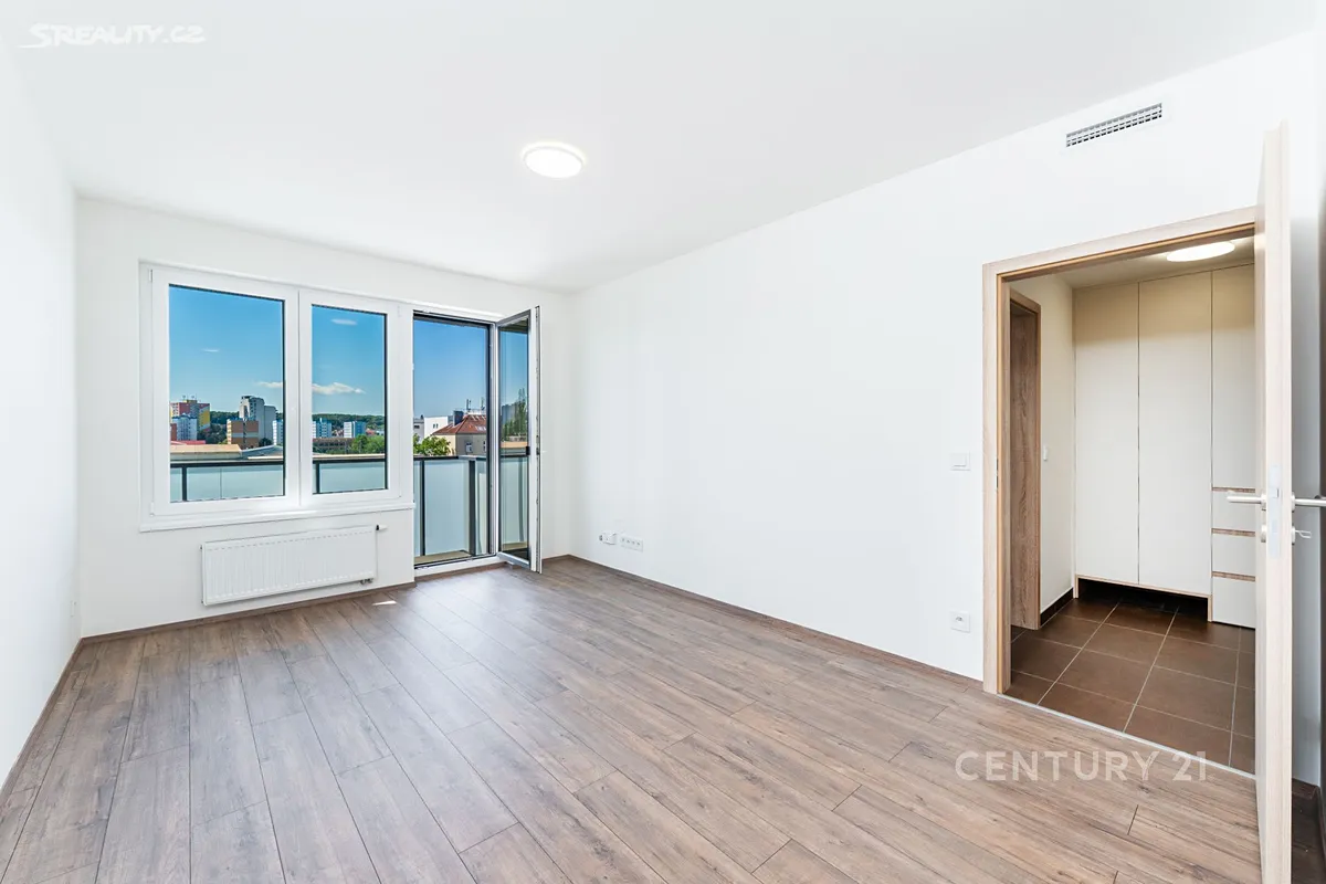 Pronájem bytu 2+kk 47 m² – pohled 6