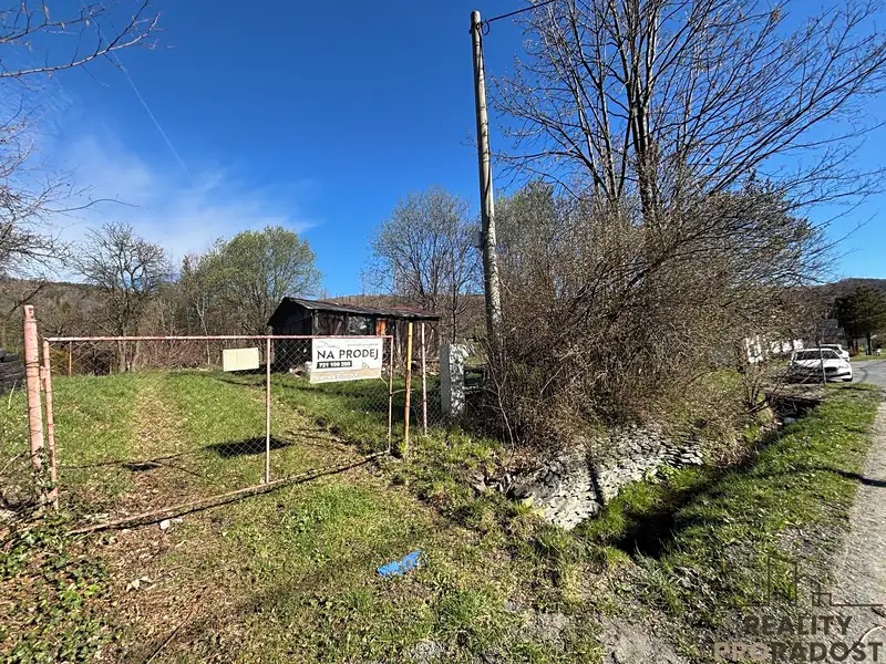 Prodej stavebního pozemku 723 m², Petrovice – náhled fotky 2
