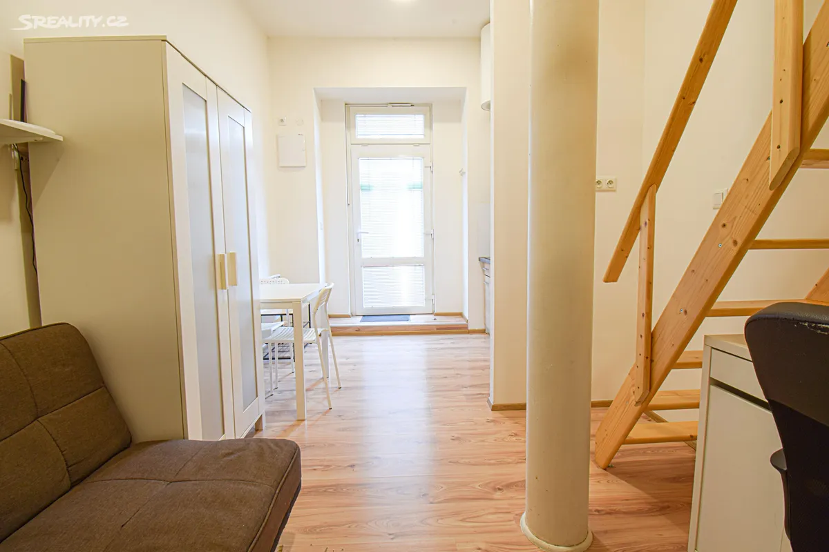 Pronájem bytu 1+kk 23 m² – pohled 3