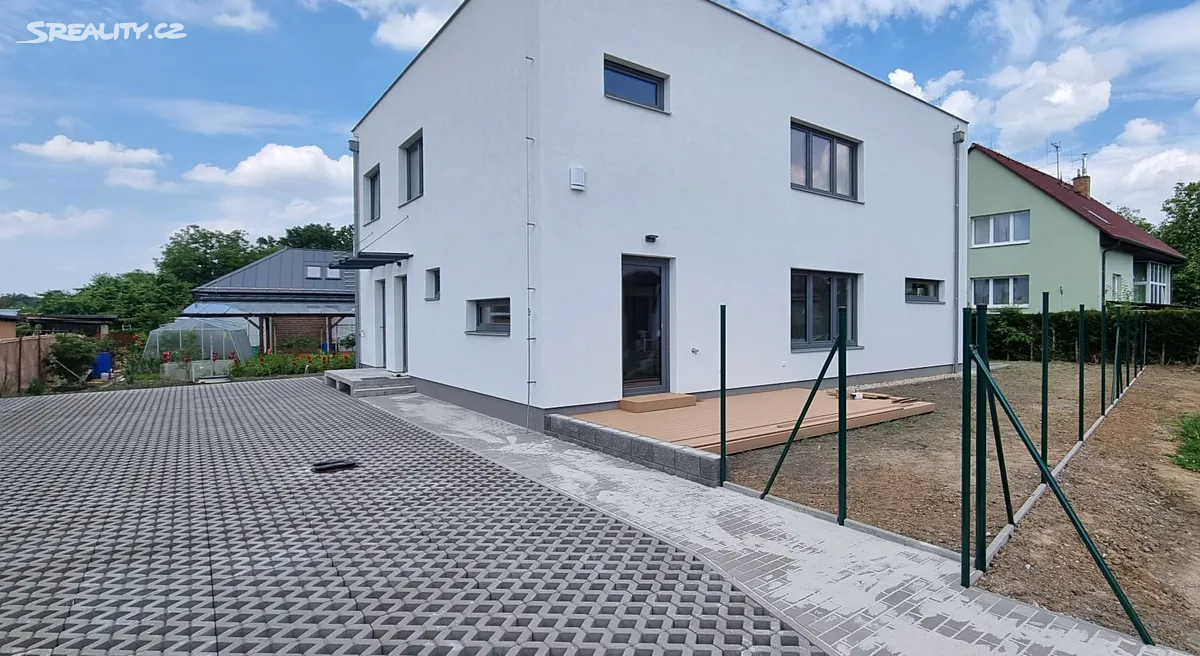 Prodej bytu 3+kk 80 m² – pohled 2