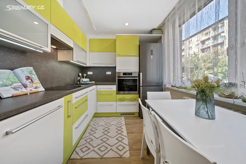 Prodej bytu 3+1 73 m² – pohled 3