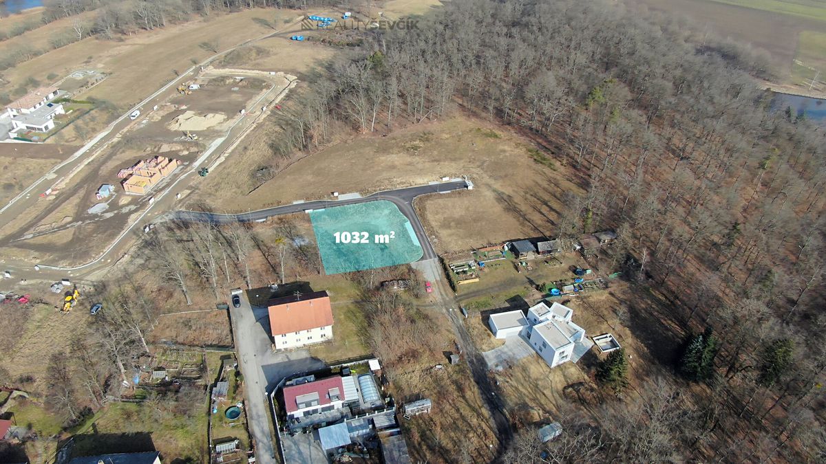 Prodej stavebního pozemku 1032 m² – fotografie 3