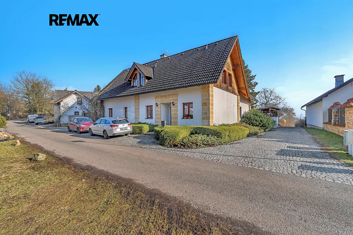 Prodej rodinného domu 226 m², pozemek 1791 m²