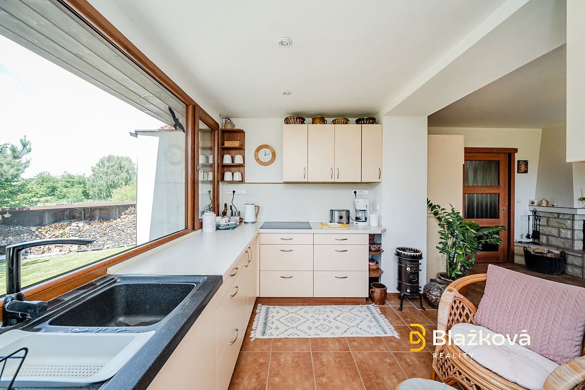 Prodej rodinného domu 140 m², pozemek 4029 m² – fotografie 2