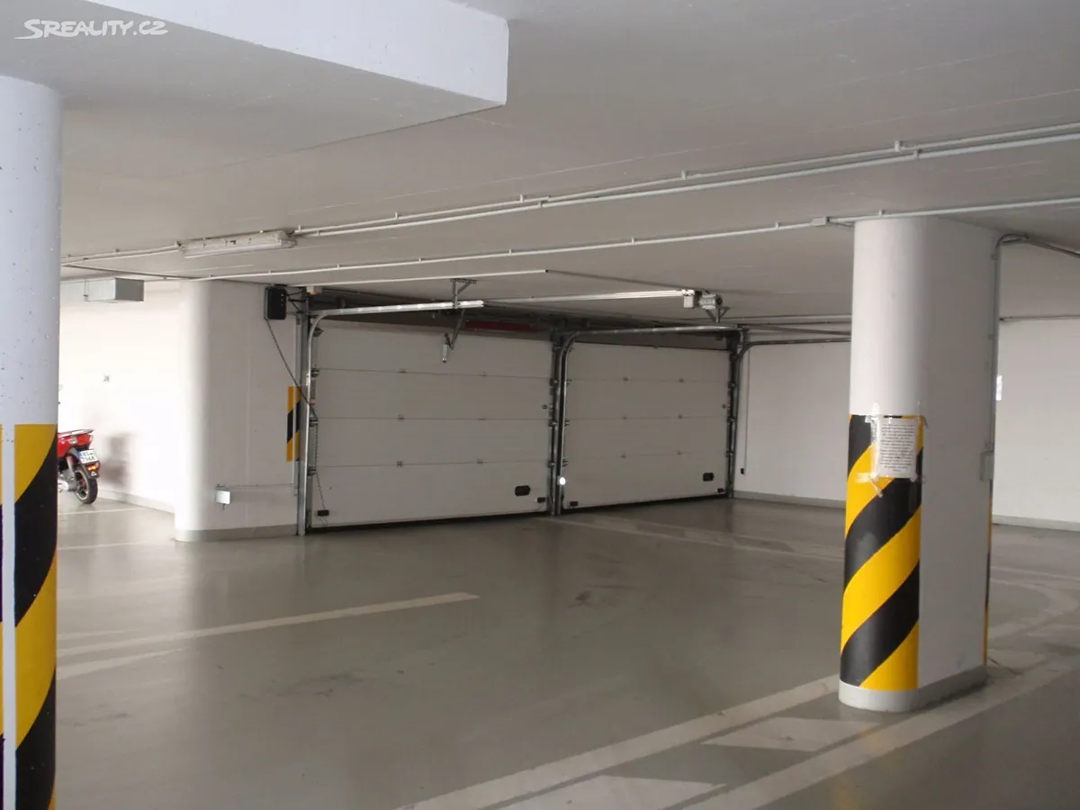 Pronájem garáže 12 m² – pohled 4