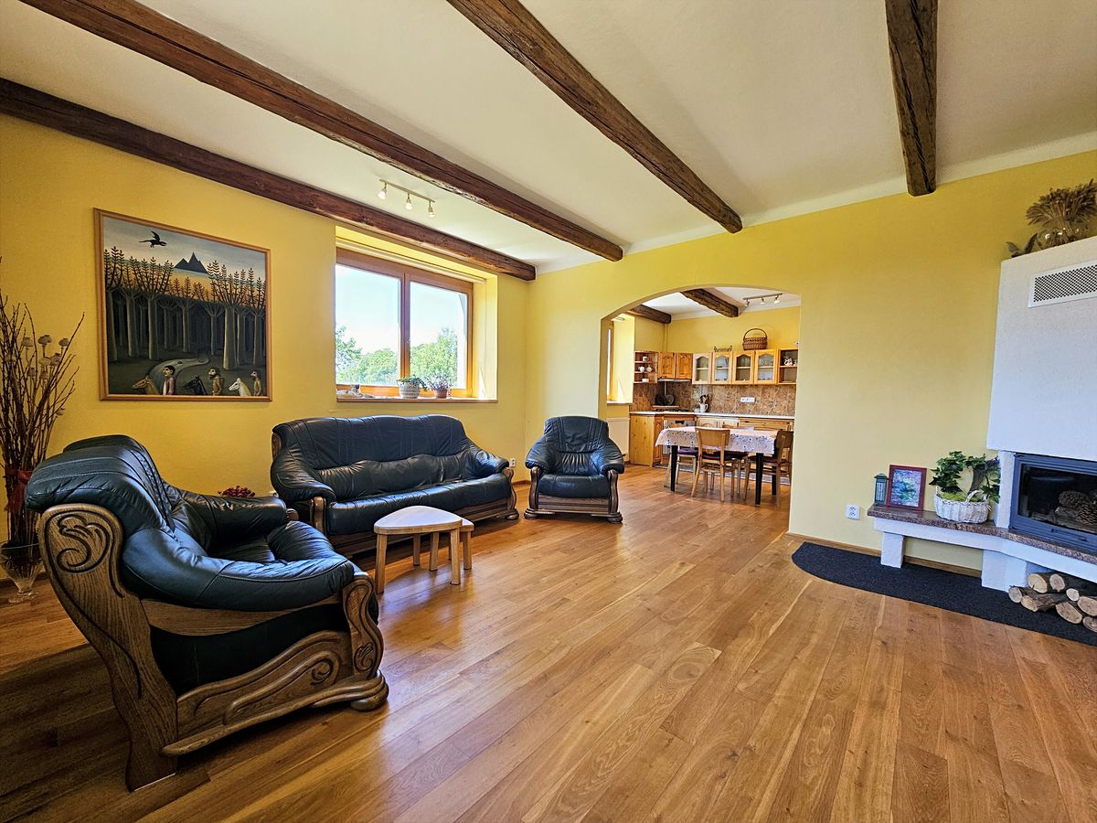 Prodej rodinného domu 188 m², pozemek 3299 m² – fotografie 2