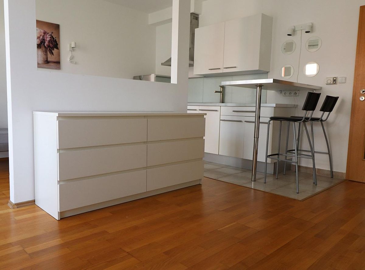 Pronájem bytu 1+kk 35 m²