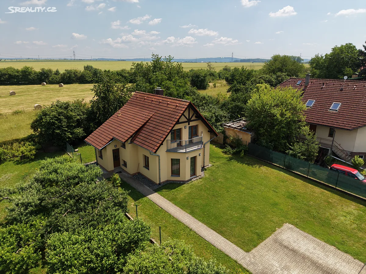 Pronájem rodinného domu 177 m², pozemek 65 m², Ohrobec