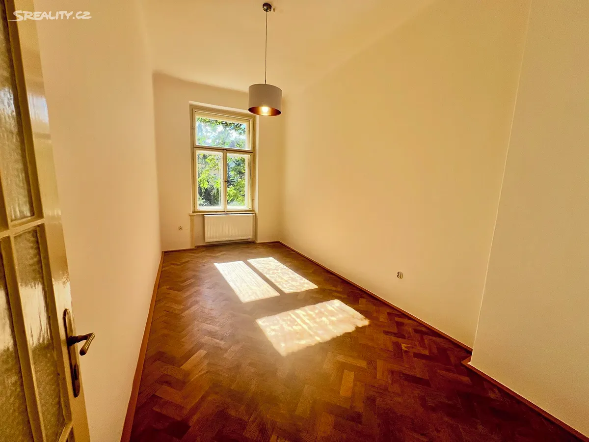 Pronájem bytu 2+1 88 m² – pohled 3