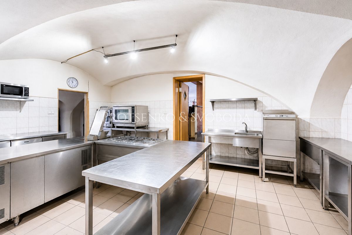 Prodej restaurace 866 m² – fotografie 4