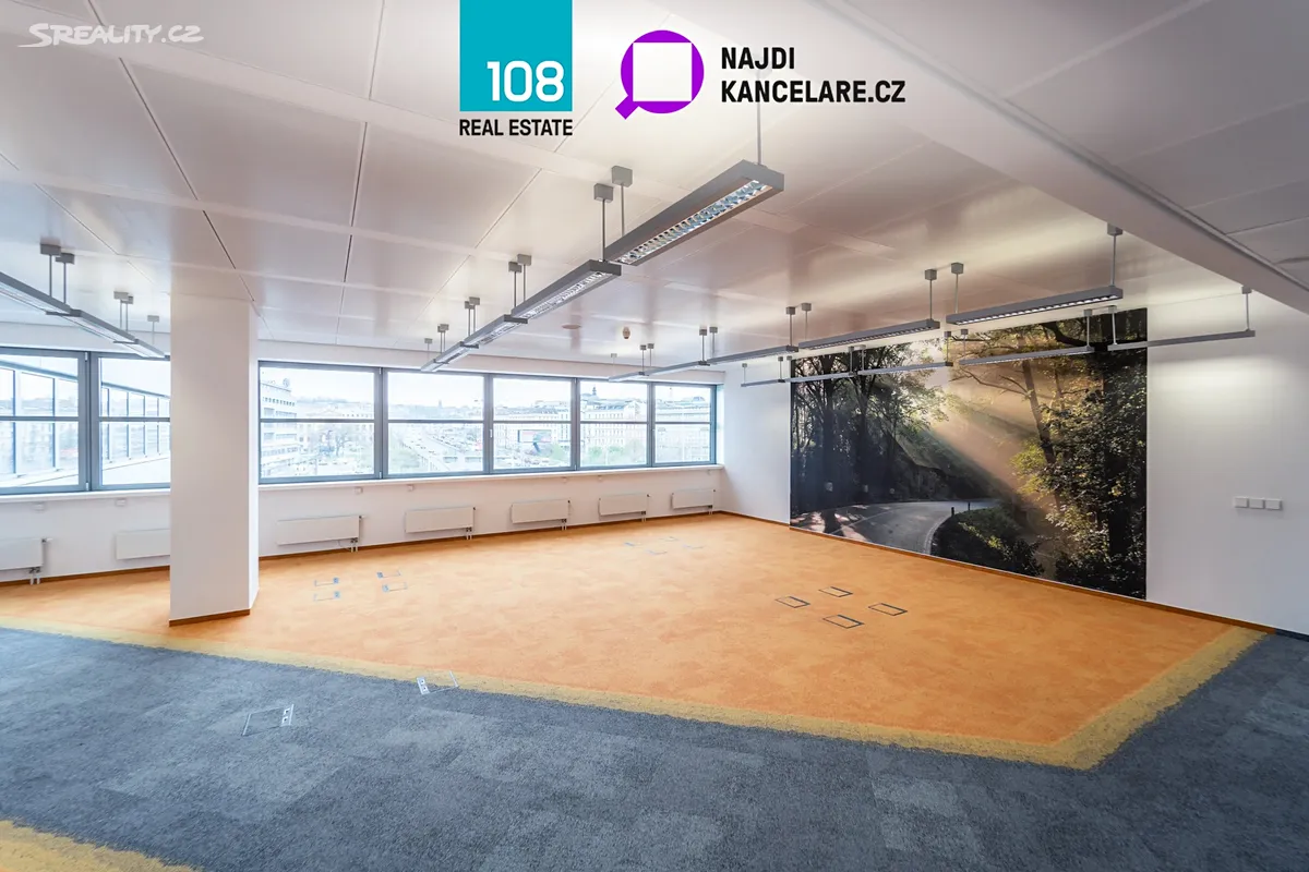 Pronájem kanceláře 574 m², Praha