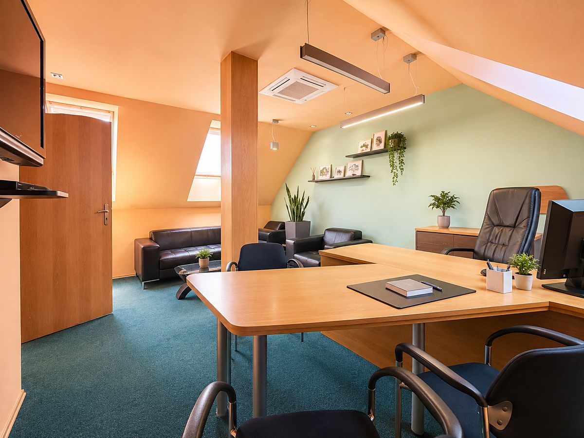 Pronájem kanceláře 62 m² – fotografie 2