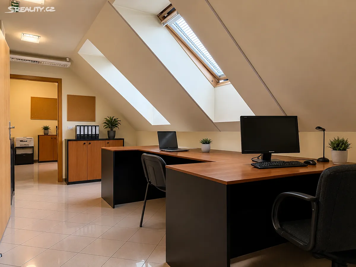 Pronájem kanceláře 62 m² – pohled 3