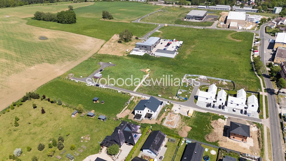 Prodej stavebního pozemku 793 m² – fotografie 3