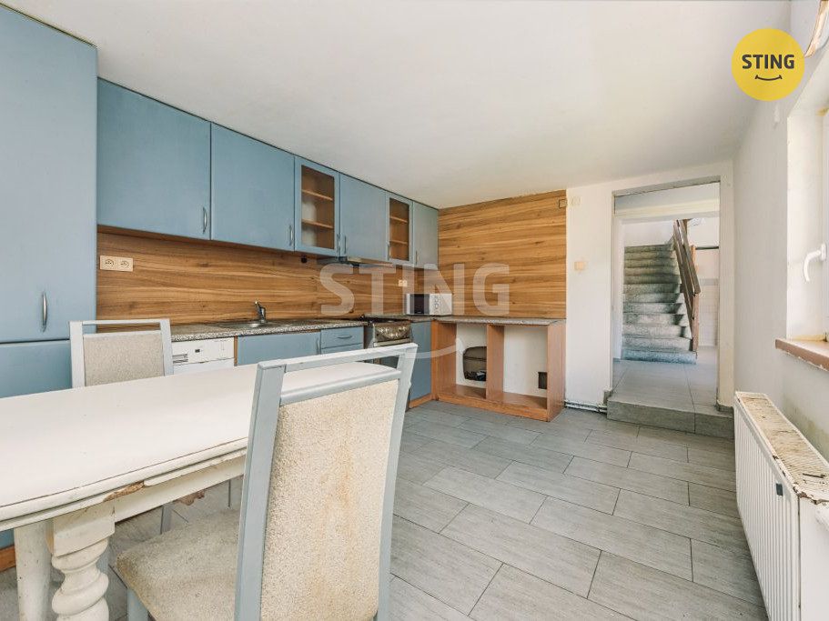 Prodej rodinného domu 200 m², pozemek 1235 m² – fotografie 3