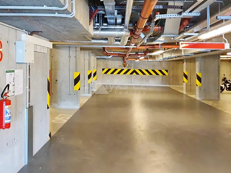 Prodej garážového stání 15 m², Praha – náhled fotky 3