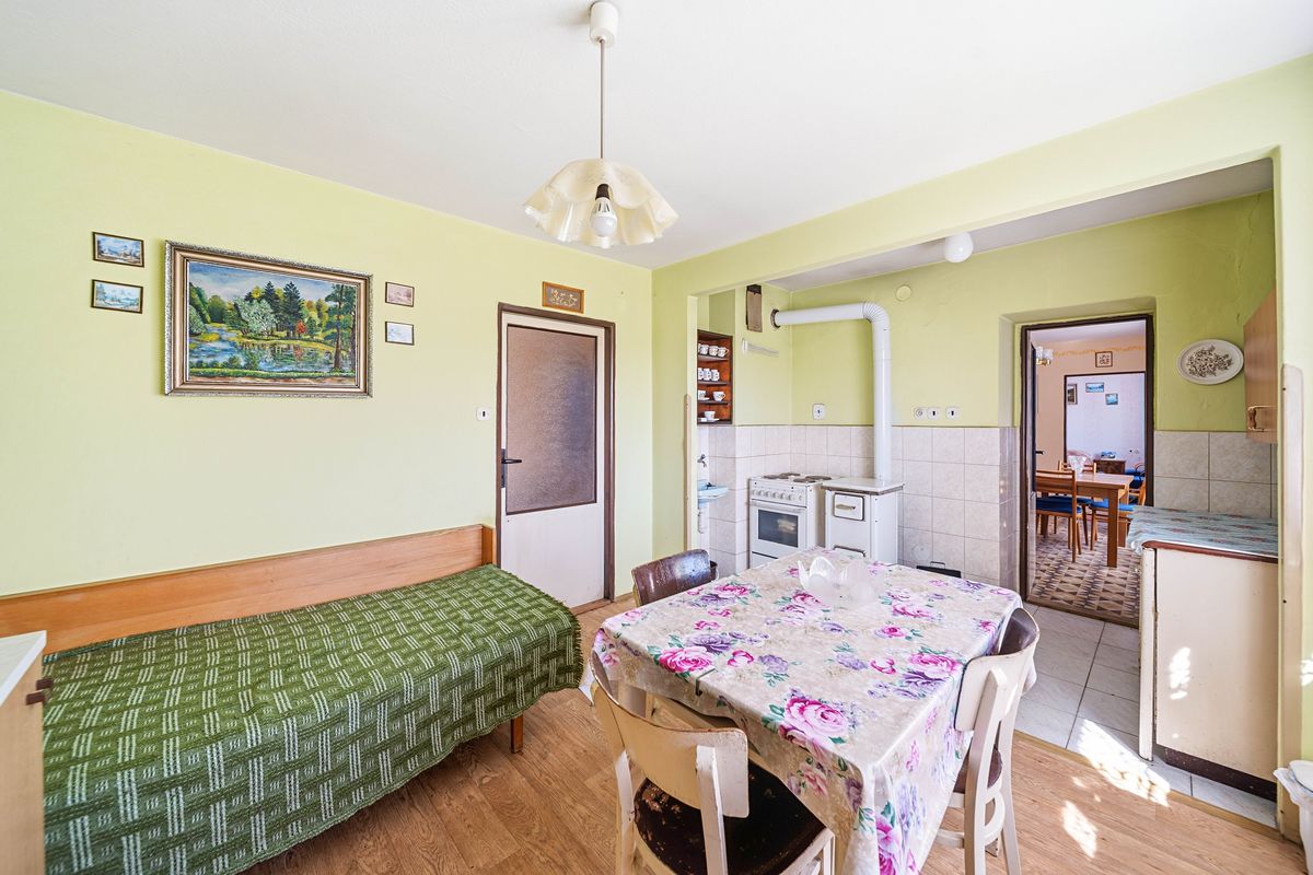 Prodej rodinného domu 100 m², pozemek 448 m² – fotografie 5