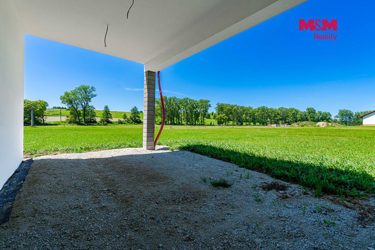 Prodej rodinného domu 120 m², pozemek 933 m² – fotografie 2
