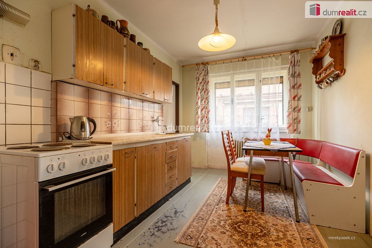 Prodej rodinného domu 110 m², pozemek 800 m² – fotografie 4