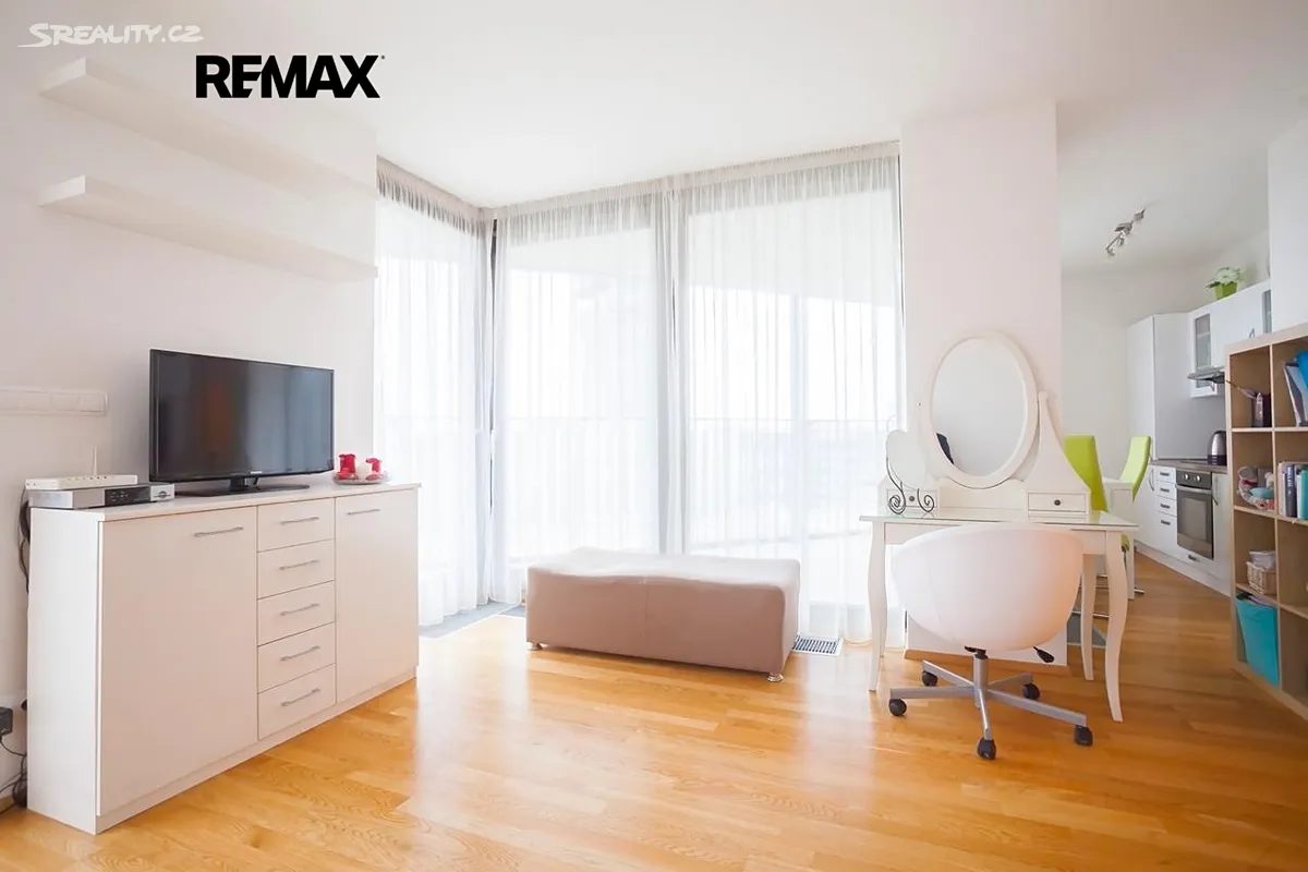 Prodej bytu 1+kk 38 m², Praha
