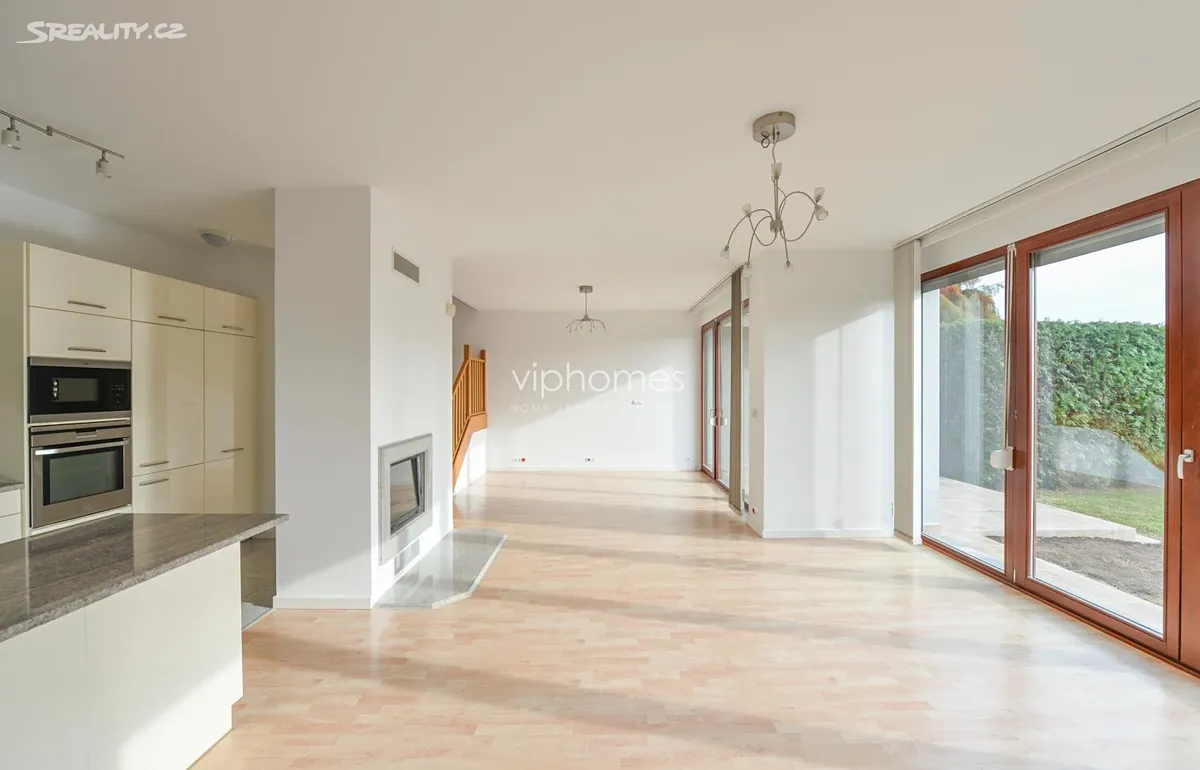 Pronájem vily 259 m², pozemek 125 m², Praha