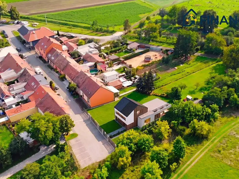Prodej stavebního pozemku 1108 m², Hrušky – náhled fotky 2