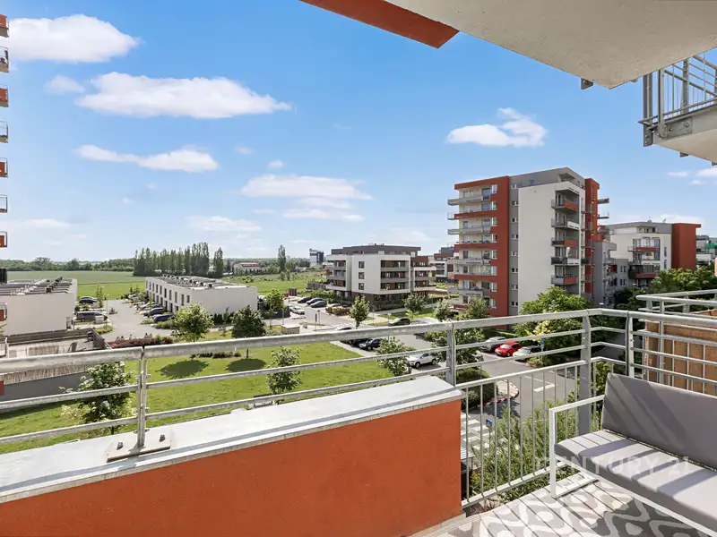 Prodej bytu 1+kk 37 m², Praha – náhled fotky 2