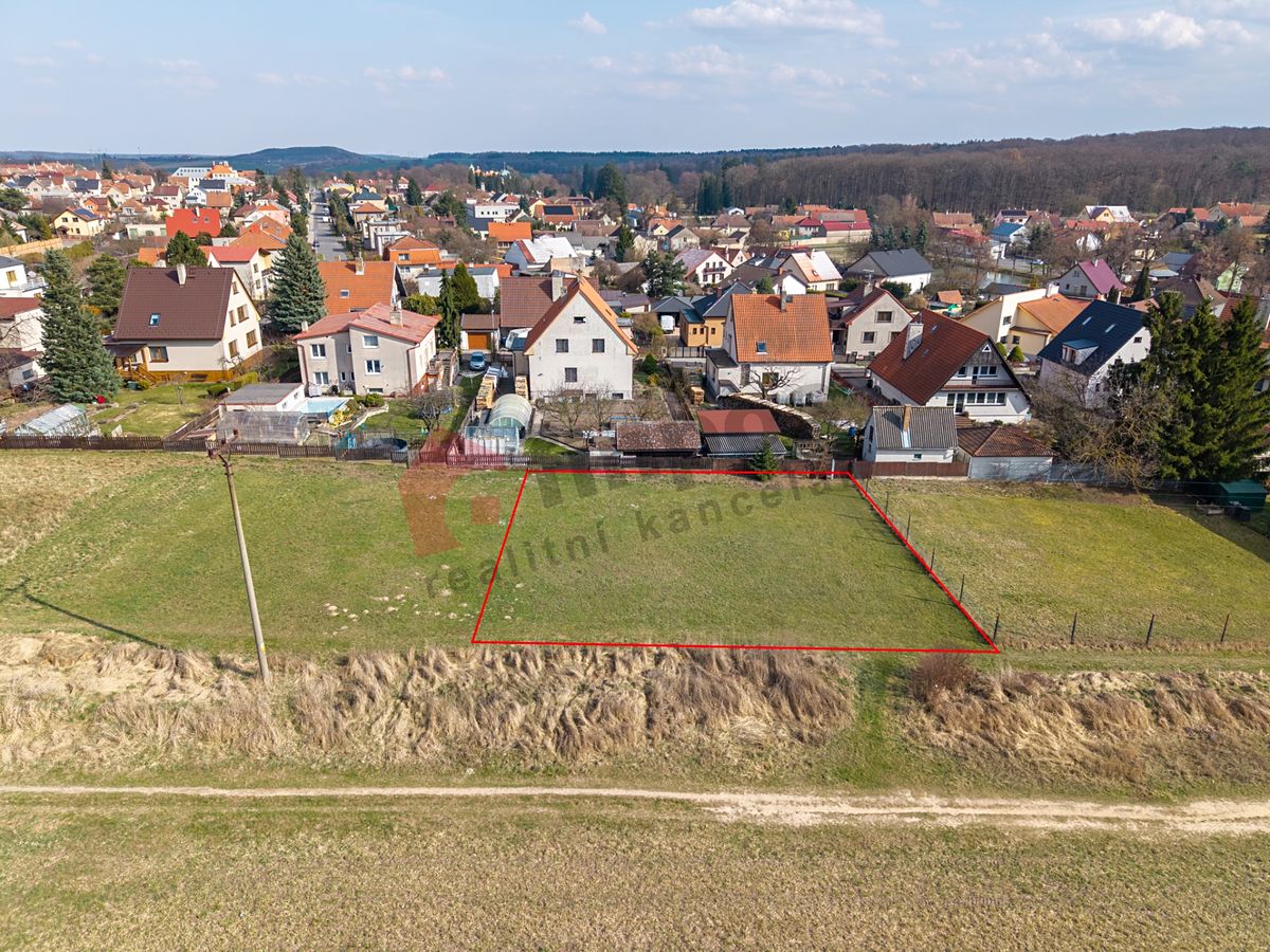 Prodej stavebního pozemku 602 m² – fotografie 2