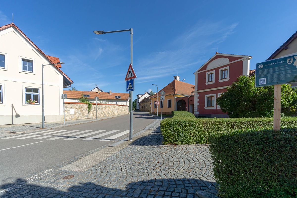 Prodej rodinného domu 130 m², pozemek 283 m² – fotografie 2