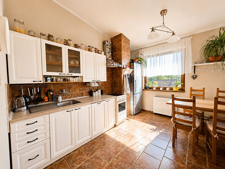 Prodej rodinného domu 220 m², pozemek 290 m² – fotografie 3