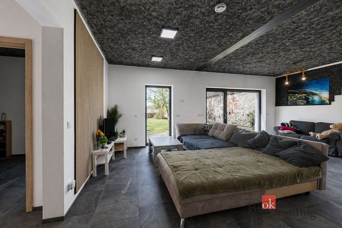 Prodej rodinného domu 123 m², pozemek 1678 m² – fotografie 2