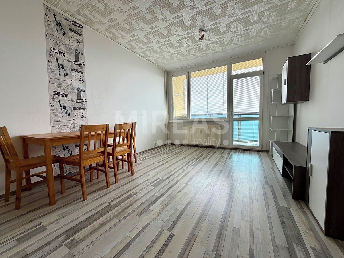 Pronájem bytu 2+kk 34 m² – fotografie 4