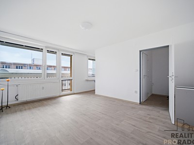 Pronájem bytu 1+kk 32 m²