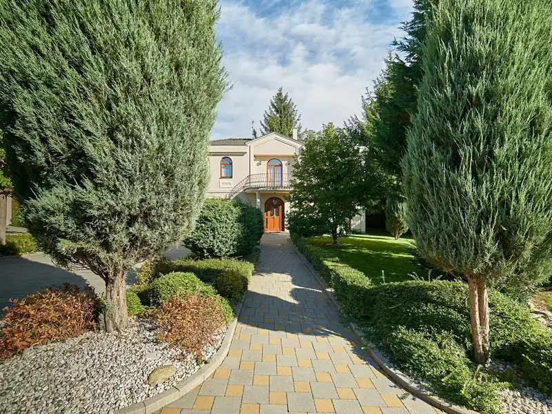 Pronájem vily 254 m², pozemek 779 m², Praha – náhled fotky 3