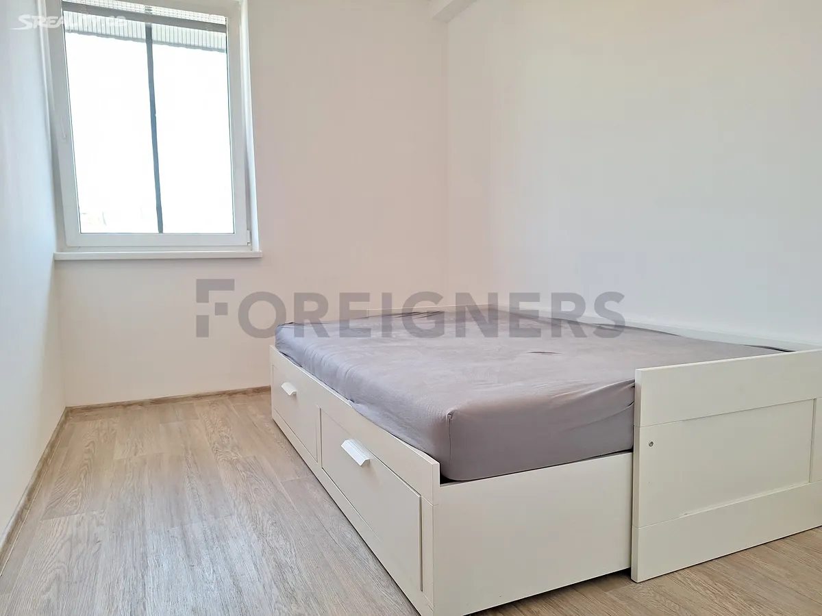 Pronájem bytu 2+kk 54 m² – pohled 3