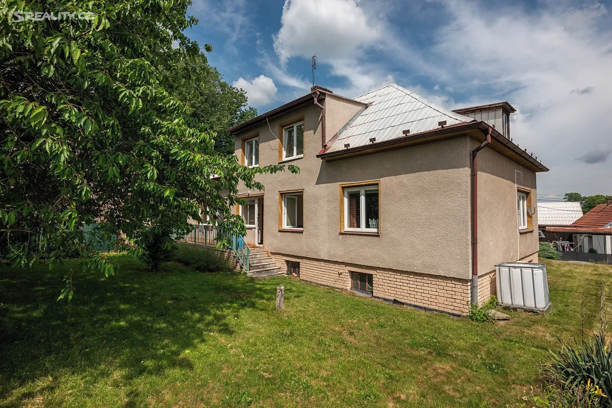 Prodej rodinného domu 250 m², pozemek 999 m²