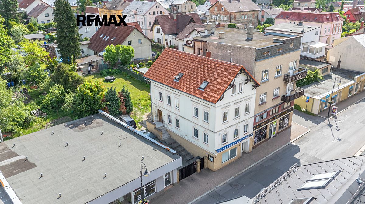 Prodej rodinného domu 251 m², pozemek 347 m² – fotografie 3
