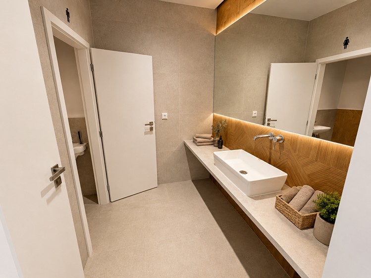 Pronájem komerčního prostoru, 85 m² (6 z 19)