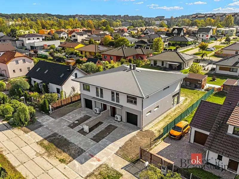 Prodej rodinného domu 160 m², pozemek 331 m², Milovice – náhled fotky 1