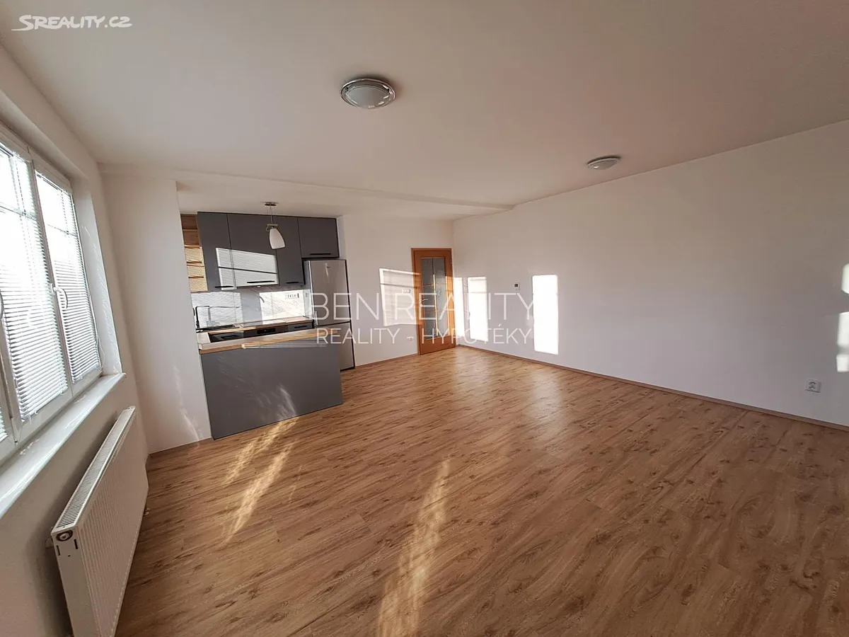 Pronájem bytu 2+kk 72 m² – pohled 4