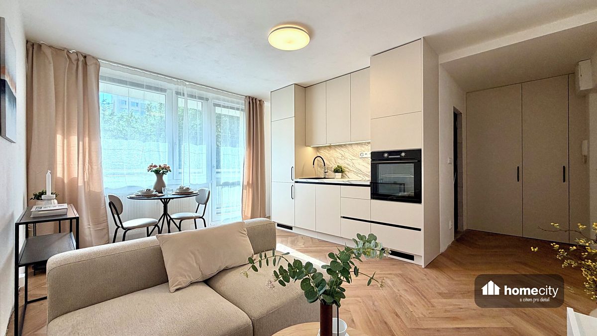 Pronájem bytu 1+kk 28 m²