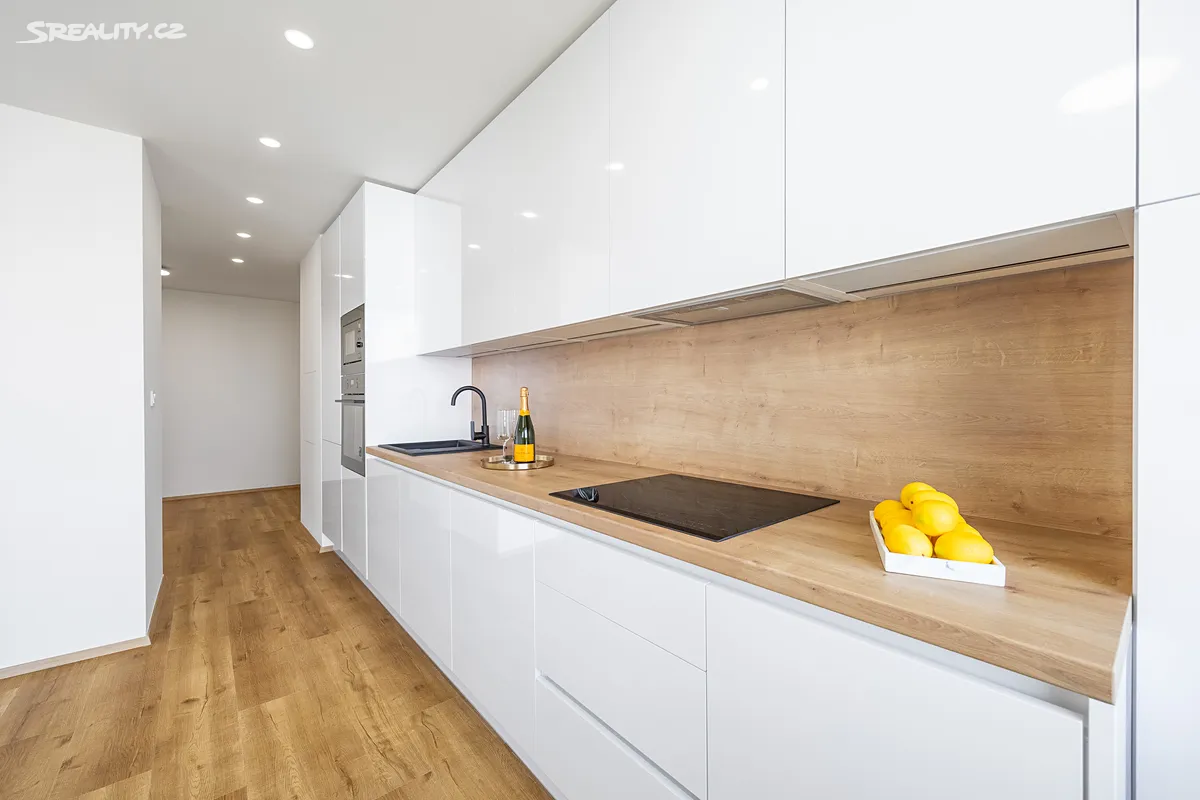 Prodej bytu 4+kk 90 m² - Więcej