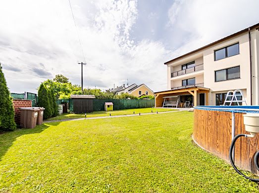 Prodej rodinného domu 400 m², pozemek 2155 m² – fotografie 2