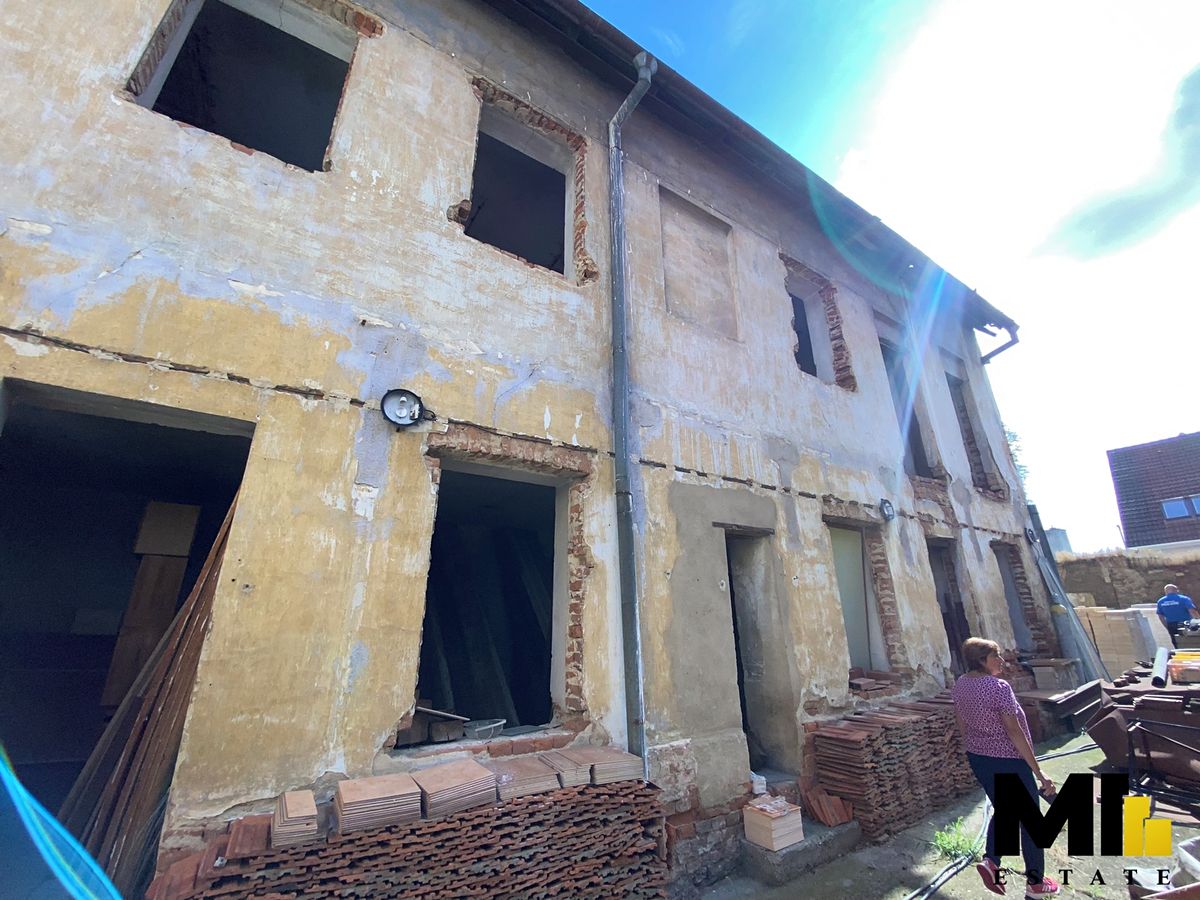 Prodej rodinného domu 407 m², pozemek 523 m² – fotografie 3