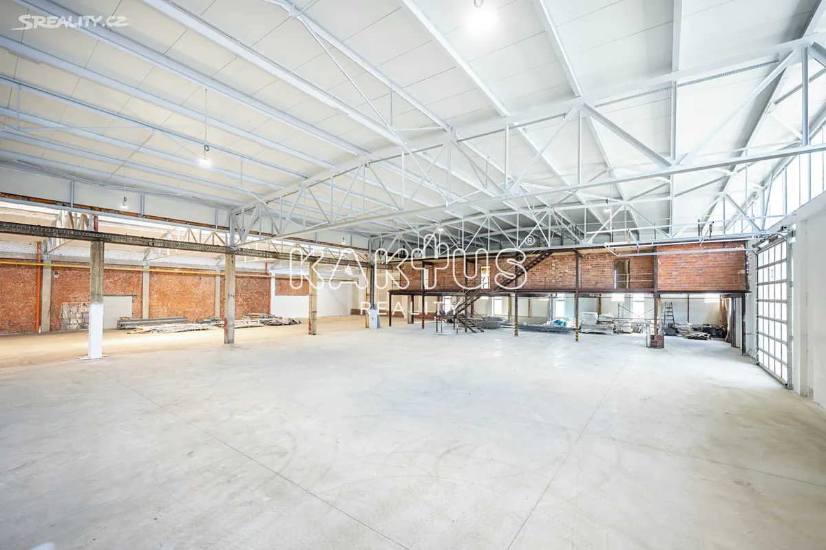 Pronájem výrobní haly, prostoru 1810 m² – pohled 3