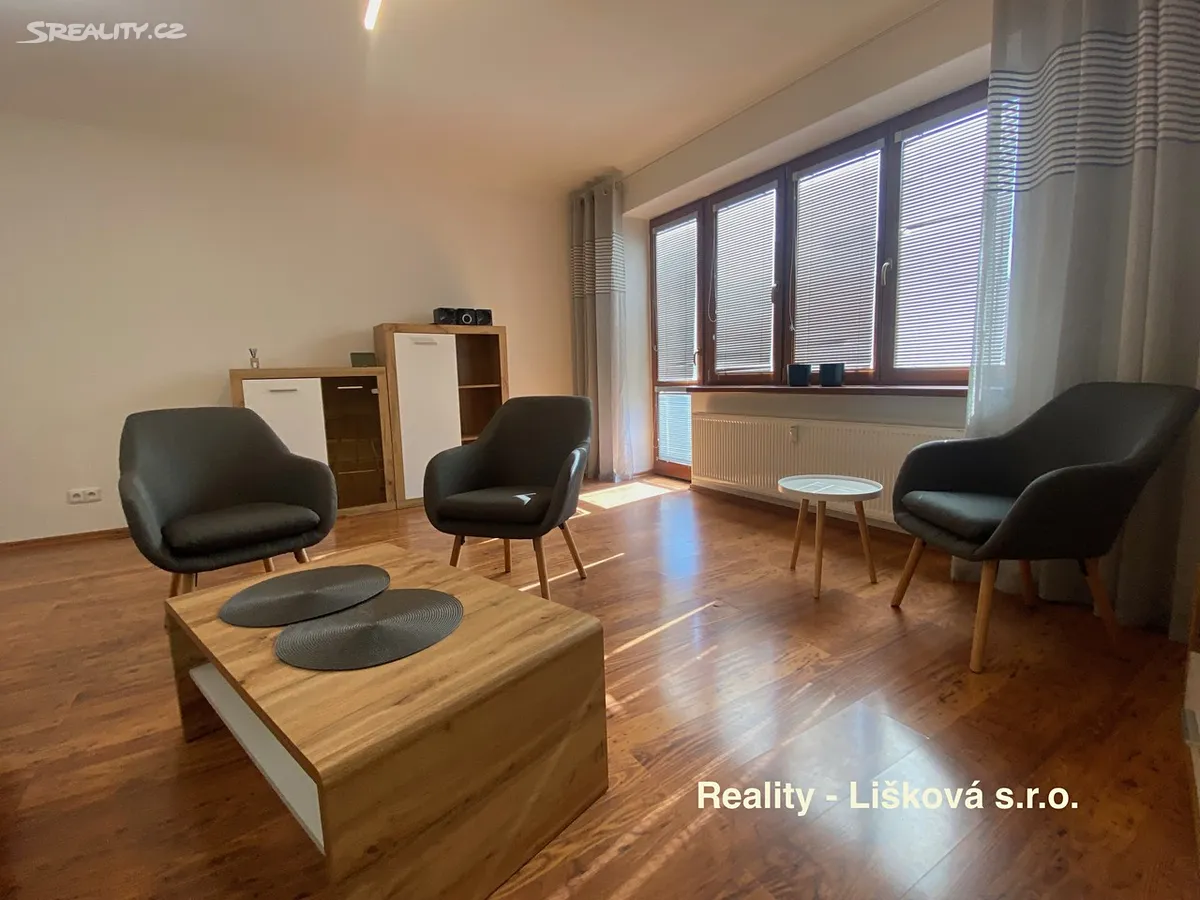 Pronájem bytu 2+1 62 m² – pohled 6