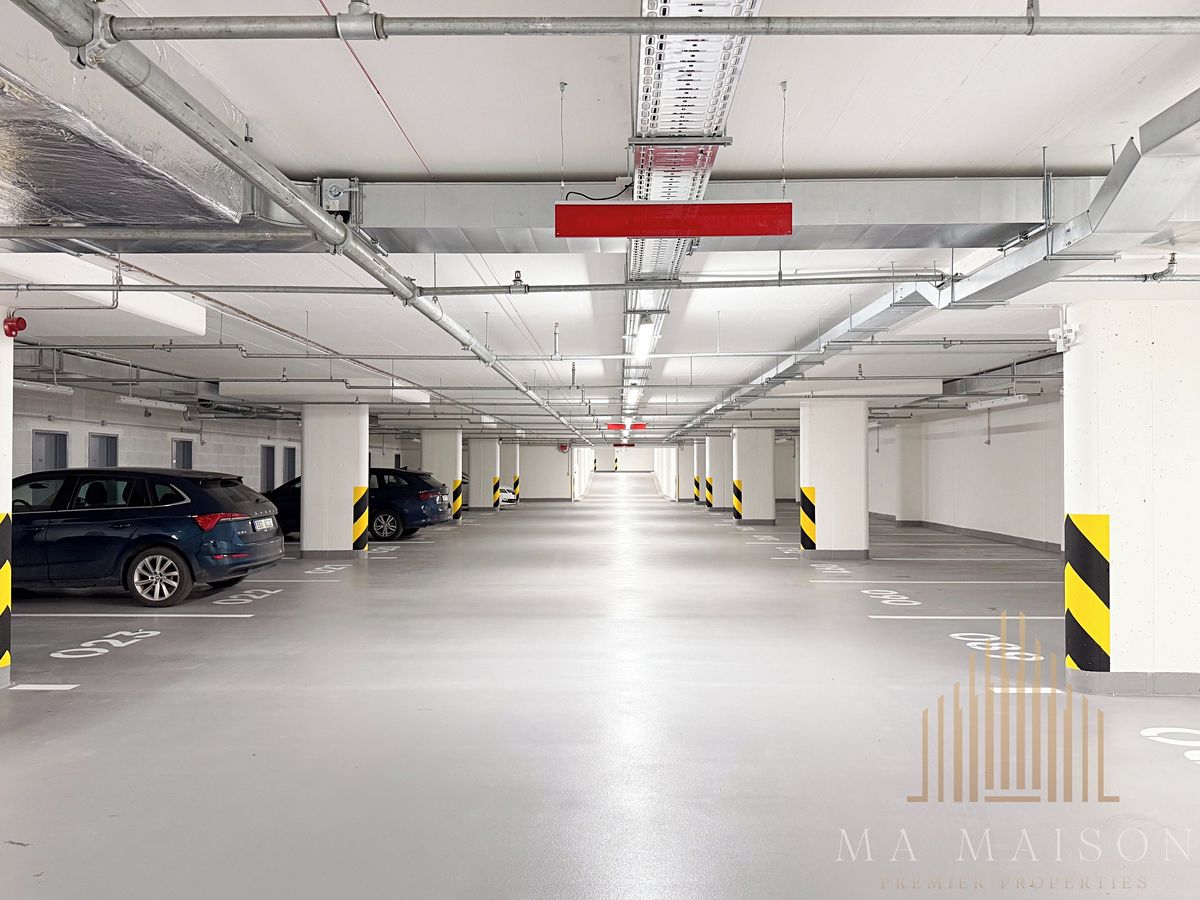 Pronájem garážového stání 13 m² – fotografie 2