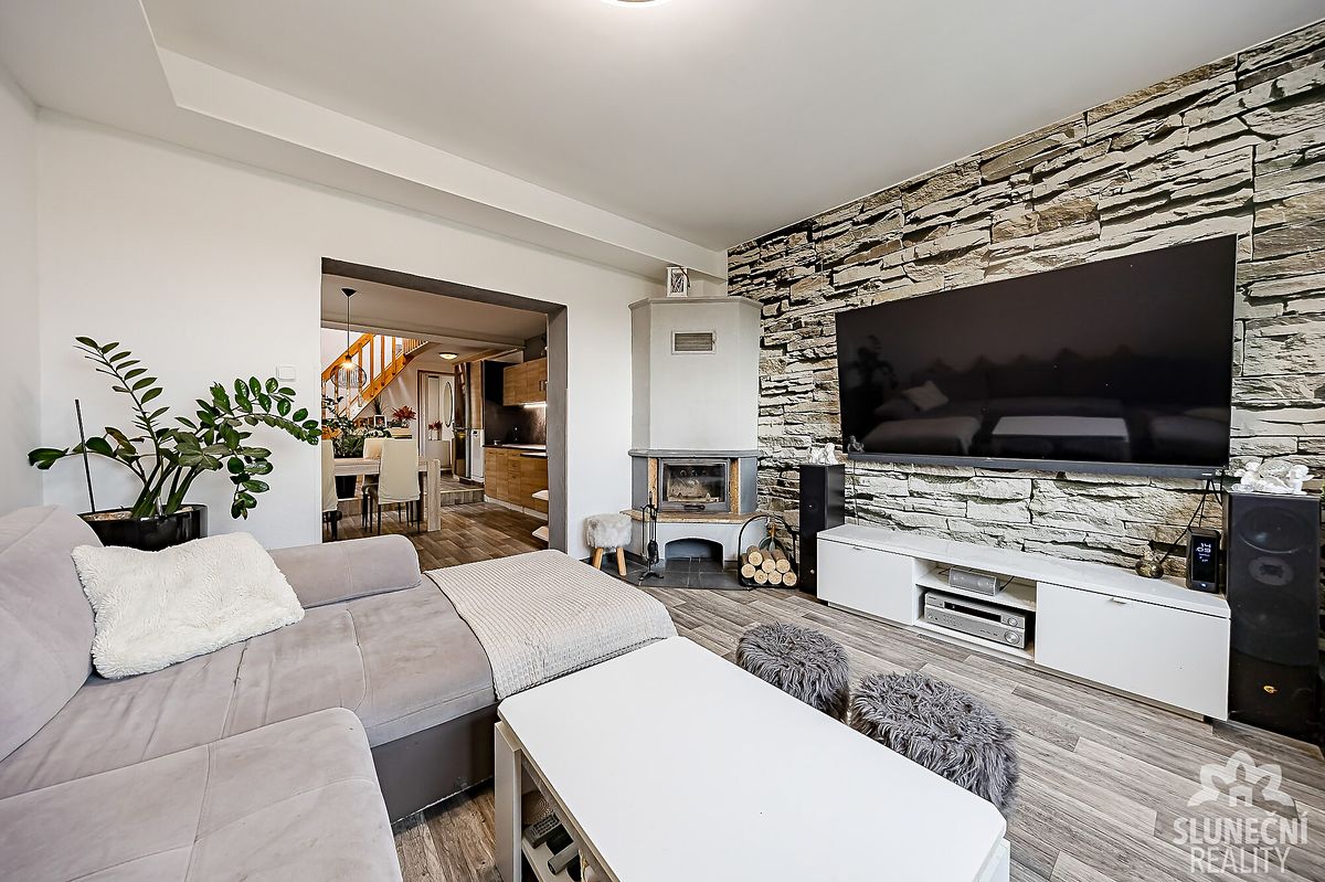 Prodej rodinného domu 127 m², pozemek 728 m² – fotografie 3